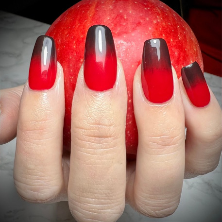 Nail art design by Lisa Nicol